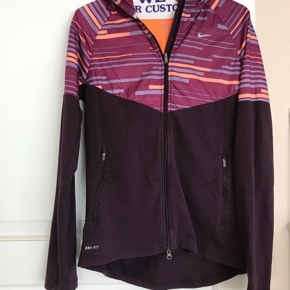 Nike lightweight jacket Size SMALL